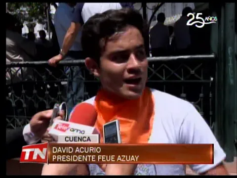 Universitarios marchan para exigir la autonomía de la educación superior