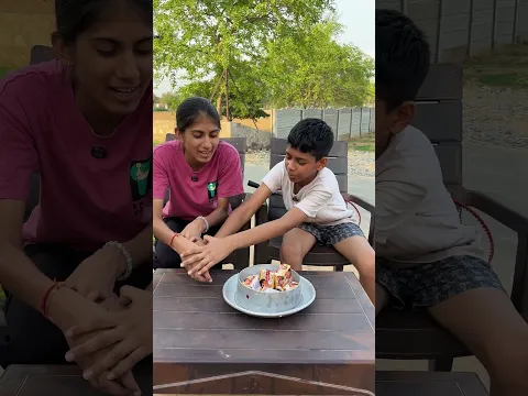 honey ne liye sare biscuit #ytshorts #trendingshorts #viralshort #vayuranashorts #shortsvideo