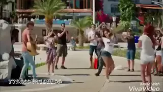 عايزة افرح وارقص واضحك ياناس   دندنها