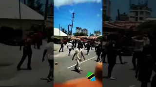 BUS LATEKETEZWA KWENYE MAANDAMANO 