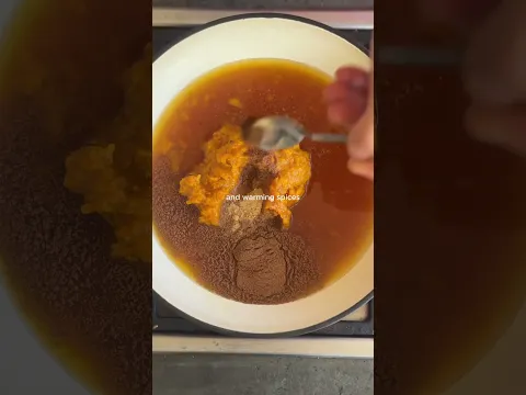 PUMPKIN SPICE SYRUP 🎃 We were embarrassed to admit  at first… but we LOVE a pumpkin spice latte 😂