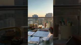 دكتورة المستقبل مستنيك بدون موسيقى 