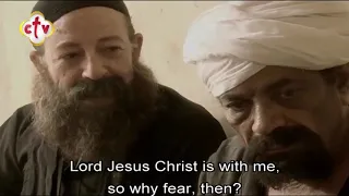 عايش أنا في العالم أيوا والعالم مش عايش فيا     قلبي إتعلق بالمصلوب دندنها