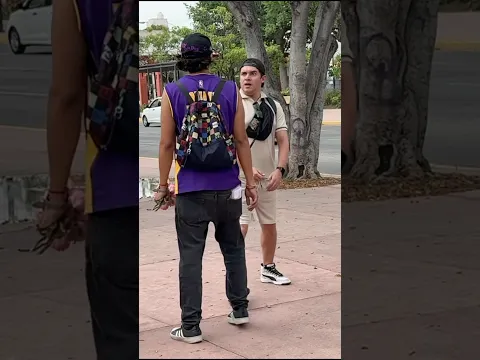 Chocando desconocidos termina en pelea!
