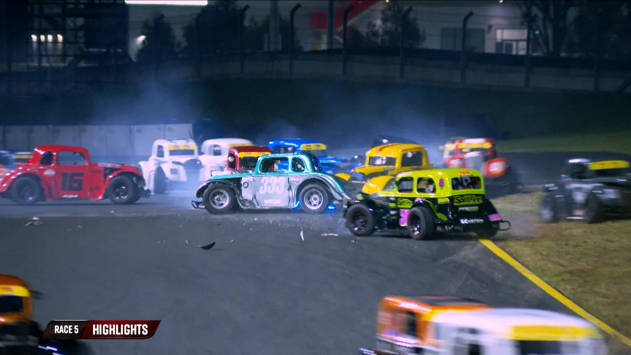 HIGHLIGHTS: Crashes and overtakes - Round 3, Sydney Sunset Showdown | 2026 Hi-Tec Oils Super Series
