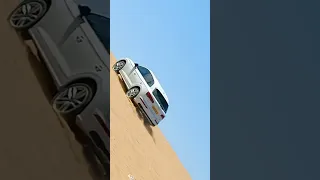 السيارة تمشي على الرمل  السيارة تمشي على الرمل