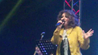 أغنية السوبر الستار سميره سعيد بالسلامه بالسلامه في مهرجان دي كاف احتفالا بعيد المرأة العالمي في 