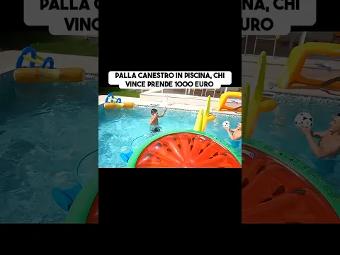 Palla canestro in piscina, chi vince prende 1000 euro