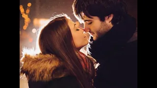 انتي اعظم اختيار كل كلام الحب اتكتب عشانك ويا خسارة مفيش شعر وصف جمالك لو تطلبي مني عنيا هديهالك 