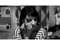 Video di A Girl Walks Home Alone at Night (2014) - Official Trailer [HD]