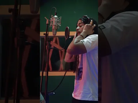 Behind the scenes 🎙️