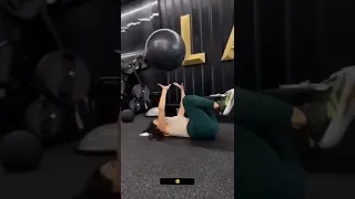 اسماء جلال فى الجيم دندنها