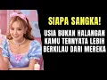 Download Lagu TAROT 🌷 USIA BUKAN HALANGAN, KAMU TERNYATA LEBIH BERKILAU DARI MEREKA #tarothariini #reetatarot