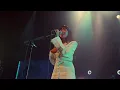Download Lagu beabadoobee  - Glue Song (Live At The Greek Theatre, LA)