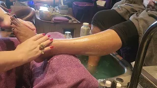 Harmony signature scrub and massage demonstration