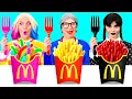 Download Lagu Wednesday vs Minha Vó No Desafio De Culinária | Momentos Engraçados