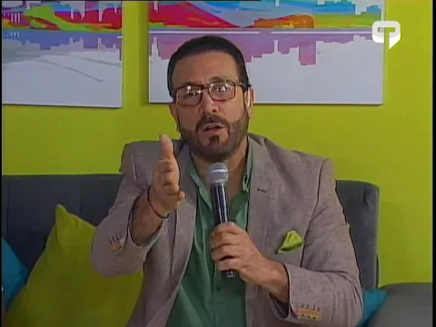 Bus de Reina del Camino se estrella contra un camión en plena carretera