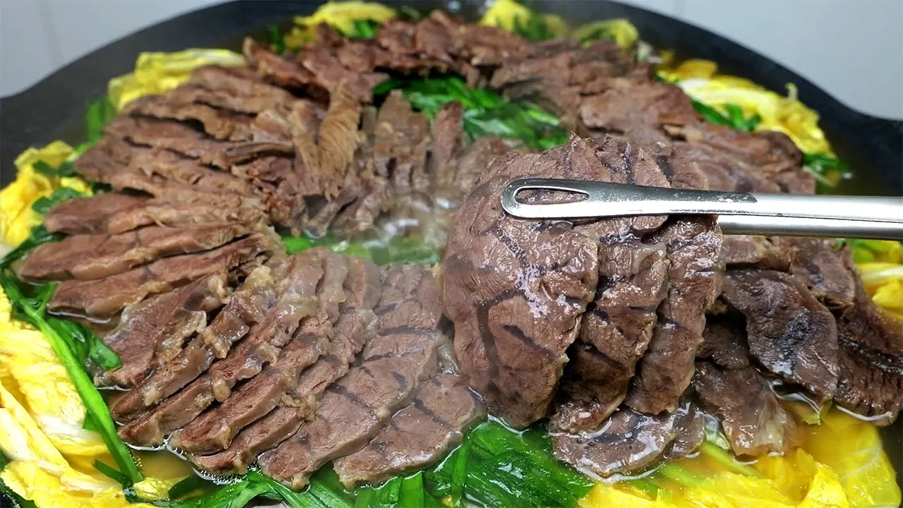 아롱사태 수육 전골