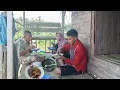 Download Lagu MAKAN BERSAMA KELUARGA DI KEBUN DI SIANG YANG PANAS