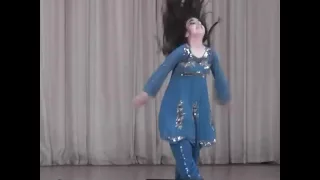 رقص بنت على شيله عشقتي ياعشقتي 