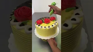 tortas decoradas con crema chantilly