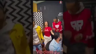 مهرجان  وقت عوزه    اللي شلته وقت  عوزه لما عزته  ملقتوش   حاله واتس اب  رقص جواهر جامد جدا       دندنها
