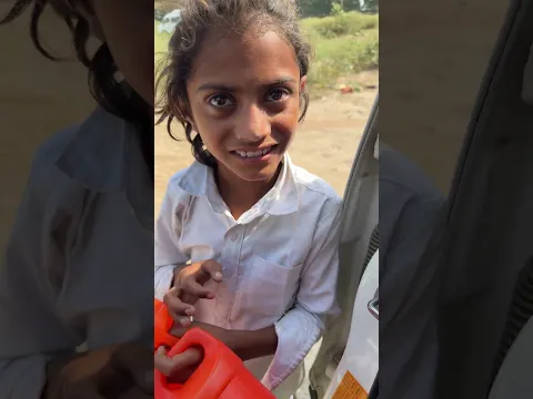 6 साल की लड़की प्लास्टिव्क की कैन बेच रही थी?