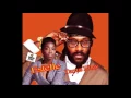 Estelle & Tarrus Riley - Love Like Ours (June 2017)