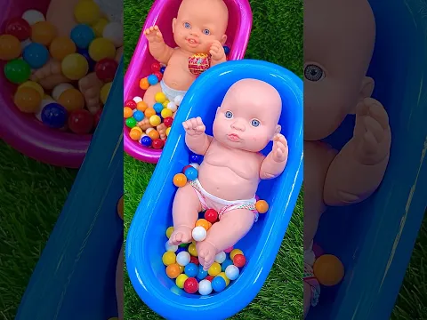 Transformative ASMR Gum Ball Bathtub Experiment Mixing
