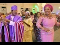 Download Lagu Beautiful Women surrounds King Sunny Ade as they dance and spray money at his daughter's Wedding