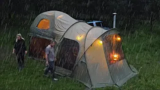 CAMPING AVEC NOTRE TENTE 2 COUCHES SOUS LA PUISSANTE PLUIE 
