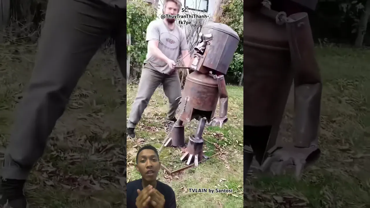 Robot unik dari besi bekas