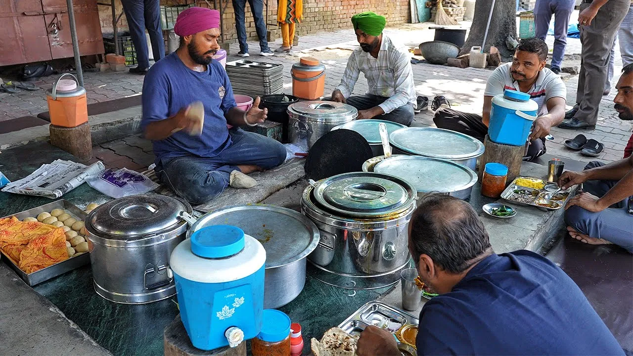 GHUGGI DHABA ka Desi Jatt Indian Street Food  Chacha ji ki DESI GHEE THALI  Chandigarh Famous