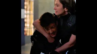 She Puts Him In A Headlock Theflash Arrow Supergirl Barryallen Oliverqueen Shorts Funnyshorts 