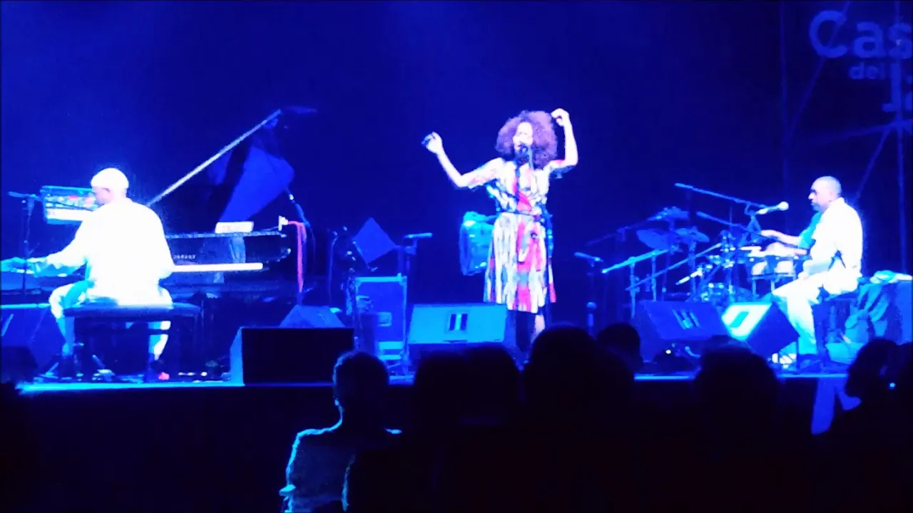 Omar Sosa, Yilian Cañizares e Gustavo Ovalles Mis Tres Notas Omar Sosa, Yilian Cañizares e Gustavo Ovalles Mis Tres Notas