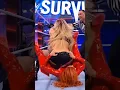 Lagu Becky Lynch pins Charlotte Flnir