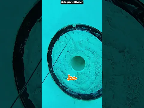 نط في حمام السباحة بحقنة.. والسبب هيصدمك!