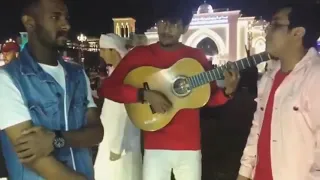 اهوا خاسرني كان يحبني بس شسوي جبرني فرقاه بصوت شباب يجننن بتخق على اصواتهم ماشاءالله     دندنها