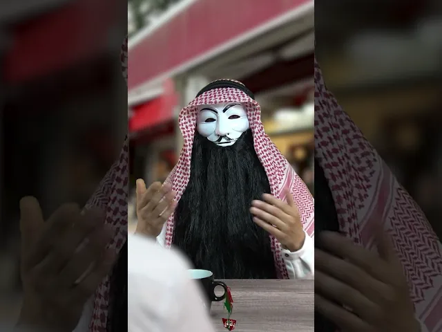 ⁣السني حين يصلي على النبي 🤣
