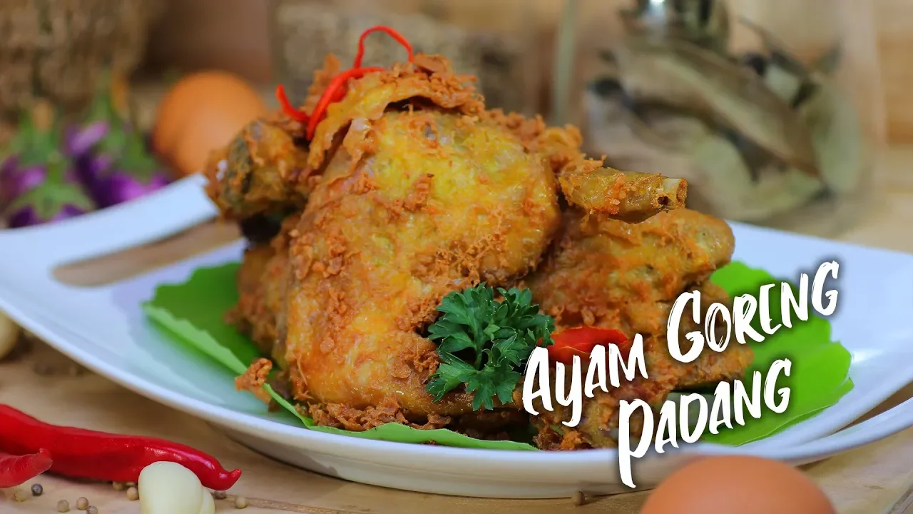 Resep ayam goreng padang Bahannya : 1 kg daging ayam 250 gr lengkuas (di parut) 2 butir telur 6 siu. 