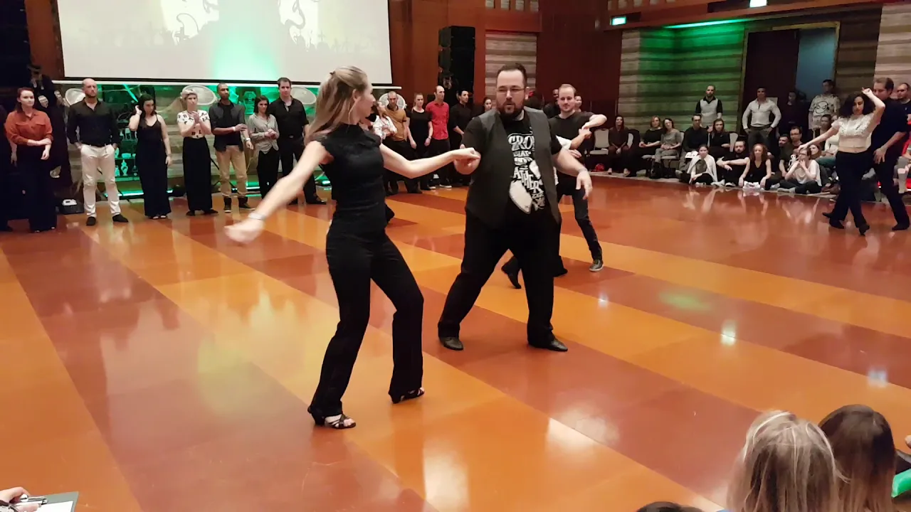 LIVE Warsaw Halloween Swing 2018 - Jack & Jill Intermediate Finals CAM2