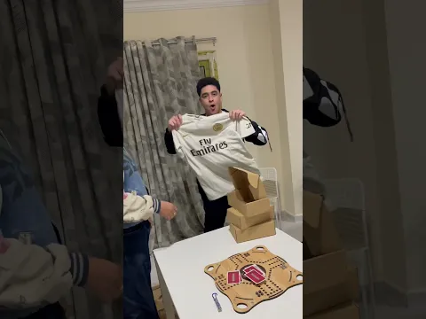 فتحت mystery boxs تشرتات كوره￼ ￼