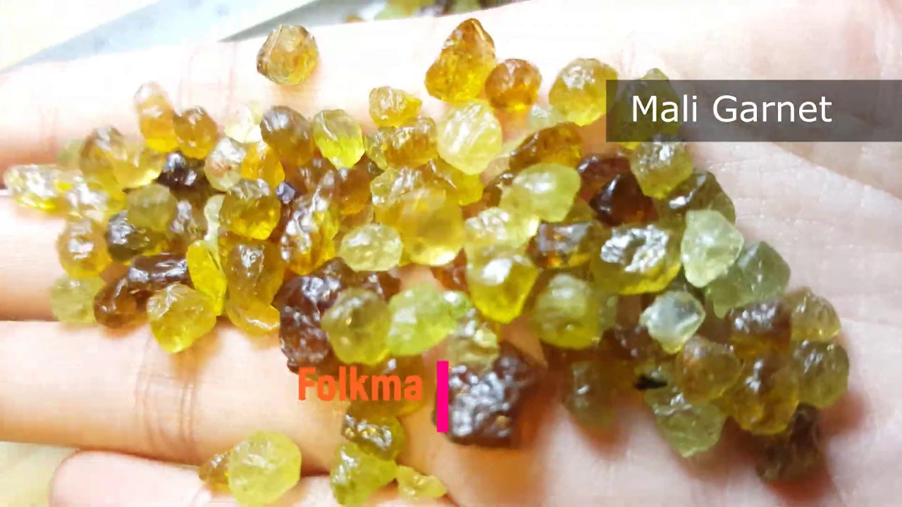 200 carats Natural Gemy Rough Mali Garnet Gems Package