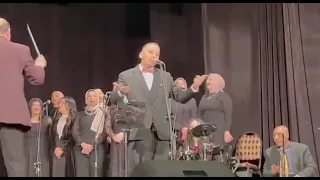 مين يأمنلك مين وانت عنيك حلوين دندنها