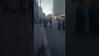 عربيه مطافي مش عارفه تعدي من زحمه العربيات والمرور مش عامل حاجه  عربيه مطافي مش عارفه تعدي من زحمه العربيات والمرور مش عامل حاجه