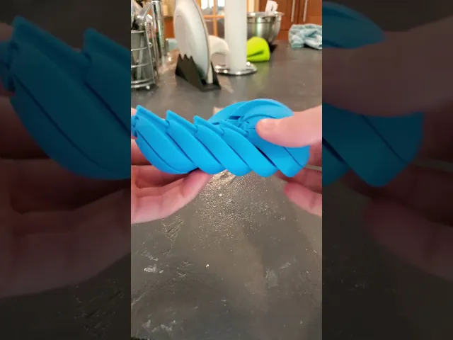 Linkslime — Interlocking Chain Fidget Ball video thumbnail