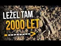 Download Lagu Zdobený toaletní set z doby římské na povrchu pole nalezený detektorem