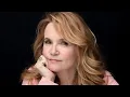 Lea Thompson Bikini Photos Which Are Inappropriate For Even Adults