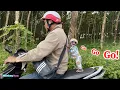 Download Lagu Kyo the monkey eagerly packs for a fun adventure with dad!