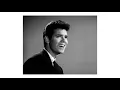 Download Lagu Cliff Richard ~ Daddy's Home (Live)